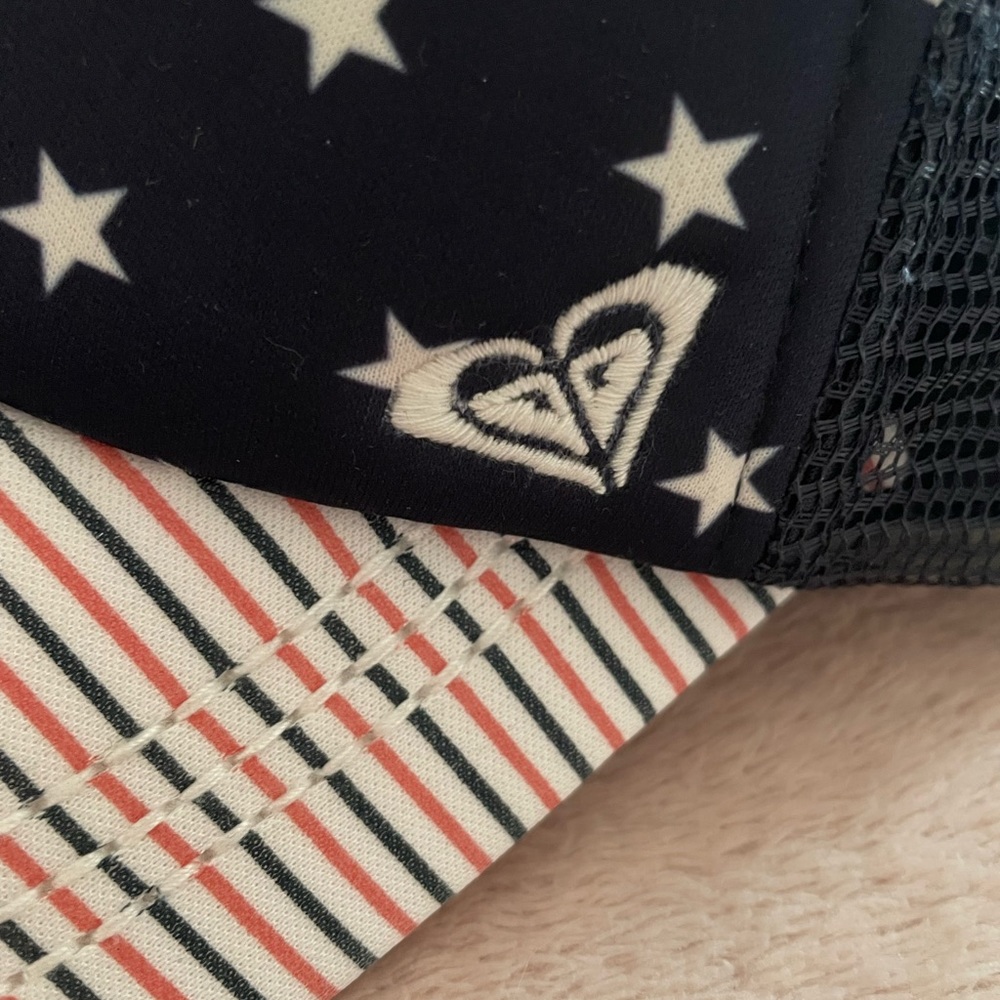 Roxy trucker hat